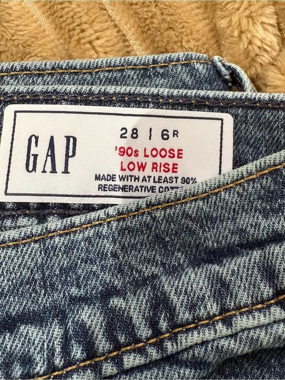 NWT….GAP low rise 90’s loose fit indigo medium jeans - Picture 3 of 5